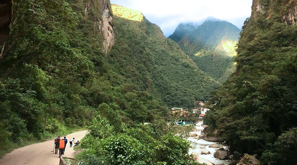 Paisaje de la caminata Aguas Calientes - Machu Picchu